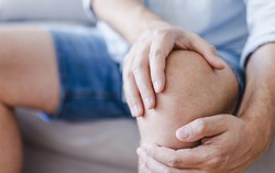 Giảm đau đầu gối tại nhà bằng cách nào? Khi nào cơn đau đầu gối là trường hợp nguy hiểm?