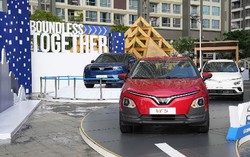 Vì sao xe điện “trên cơ” xe xăng trong mùa mua sắm cuối năm