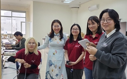 "Bông hồng" của làng công nghệ: "Tôi luôn nhớ những ngày cô trò mải mê nghiên cứu"