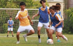 Nữ sinh vùng cao tham gia đội bóng đá: Không gì là không thể!