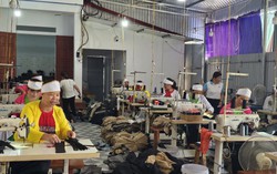 Phụ nữ Mường ở Phú Thọ thoát nghèo nhờ mô hình xưởng may gia công