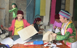 Điểm tựa cho những phụ nữ Mông miền biên viễn
