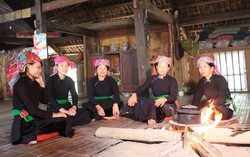 Người Tày ở Văn Bàn bảo tồn và phát huy di sản “Khắp Nôm”
