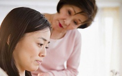 Hối hận khi biết nguồn gốc 2 cây vàng mẹ kế tặng tôi trong ngày cưới