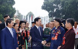 Chủ tịch nước gặp mặt Đoàn đại biểu người có uy tín trong đồng bào dân tộc thiểu số toàn quốc