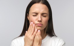 Đau hàm đột ngột: Nguyên nhân, cách chẩn đoán và điều trị