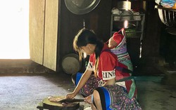 Tảo hôn ở Hang Kia (Hòa Bình): Người lớn chạy theo giải quyết hậu quả của những cặp vợ chồng trẻ con 