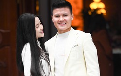 Ảnh độc: Quang Hải rạng rỡ bên Chu Thanh Huyền ở sân nhà cô dâu trong lễ dạm ngõ