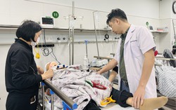 Nữ sinh vụ sập trần lớp học ở Nghệ An: Bị liệt hoàn toàn vận động, khả năng phục hồi kém