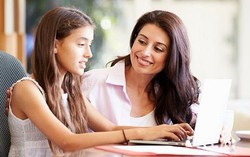 Xu hướng cha mẹ nghỉ làm để chăm con tuổi "teen"