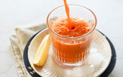 4 loại nước ép vừa giảm đau bụng "ngày đèn đỏ", vừa dưỡng da sáng mịn