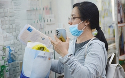 Người nhà bệnh nhân chạy ngược xuôi mua bông gạc, dao phẫu thuật