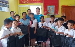 Câu lạc bộ "Khi mẹ vắng nhà" giúp trẻ em Khmer tự lập sớm
