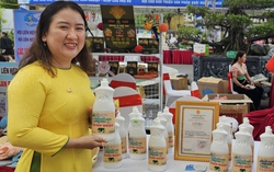 Biến rác thành nước rửa chén, tạo thu nhập cho hội viên, phụ nữ