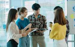 Nỗi sợ môi trường công sở của “ma mới”