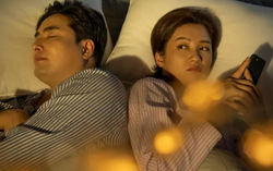 Đến thăm mẹ chồng, tôi hốt hoảng khi biết chồng mất việc cả tháng nay