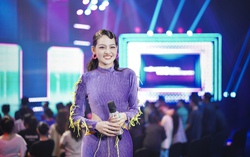 Lần đầu làm MC, Thùy Anh biến hóa như "tắc kè hoa"