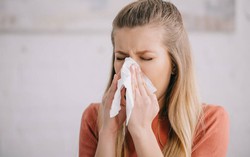 Hen suyễn do dị ứng vào mùa, cần làm gì để đối phó?