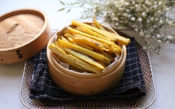 Dùng nồi chiên không dầu làm khoai lang sấy dẻo vừa nhàn thân mà ăn lại ngon 