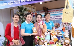 Ấn tượng những gian hàng của Hội LHPN ở phố đi bộ Ninh Kiều