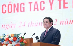 Thủ tướng: Tiếp tục đồng hành, quan tâm, chia sẻ, ủng hộ ngành y tế