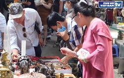 Chợ phiên đồ cổ - góc hoài niệm Sài Gòn