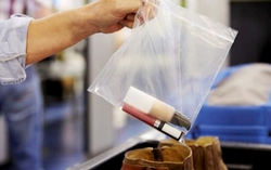 Lấy may đầu năm, nhiều hành khách mang bật lửa lên máy bay, liệu có vi phạm?