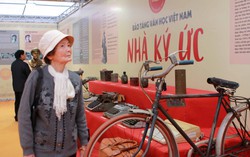 Chiêm ngưỡng kỷ vật quý của thi nhân tại Ngày Thơ Việt Nam 2023
