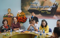 Lịch sử thăng trầm của dân tộc chưa khi nào vắng bóng thi ca