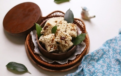 Cuối tuần làm bánh bỏng gạo giòn thơm, có món ăn vặt lành mạnh lại ngon