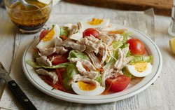 Giảm cân giữ dáng với món salad ức gà