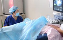 Trữ trứng trước khi hóa trị ung thư: Quyết định táo bạo của cô gái 20 tuổi