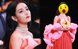 Vẻ đẹp của Địch Lệ Nhiệt Ba tại Đêm Hội Weibo 2023 thế nào dưới ống kính "cam thường"?