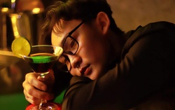 Gen Z sẵn sàng chi tiền triệu thuê thợ chụp ảnh ở quán bar