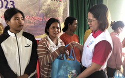 "Đồng hành cùng phụ nữ biên cương" đến với hội viên xã Ia Mơr, tỉnh Gia Lai