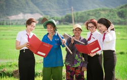 Tỏa sáng nụ cười, nét đẹp phụ nữ Agribank 