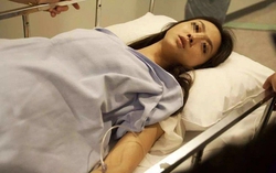 Người phụ nữ mắc ung thư, phải cắt bỏ tai chỉ vì một thói quen ai cũng tưởng sạch sẽ