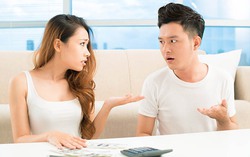 Thấy hàng xóm ra phố đổi đời, chồng cũng giục tôi đi làm giàu