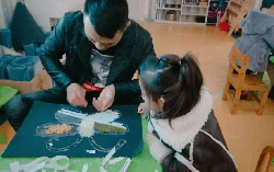 Tin nhắn của phụ huynh trong nhóm chat của chung của lớp với giáo viên gây tranh cãi