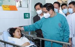 Thủ tướng kiểm tra đột xuất nhiều bệnh viện tuyến cuối, chỉ đạo nhiều vấn đề cấp bách