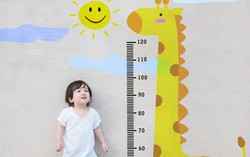Bố và mẹ đều thấp lùn, con có thể cao được không?