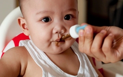 Bổ sung sắt cho bé: Mẹ đang làm theo 4 cách này coi chừng hại con!