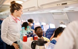 Nữ tiếp viên hàng không khẳng định: "Muốn ăn ngon hãy ngồi ghế đầu trên máy bay"