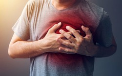 Người đàn ông qua đời vì ung thư vú, có 4 dấu hiệu này cần đi khám ngay