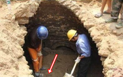 9 lần bị "đánh thức" trong đêm, dân làng kéo tới thì phát hiện kho báu hơn 3 nghìn tỷ