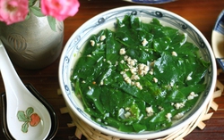 Loại rau quen thuộc có tác dụng trị bệnh không ngờ