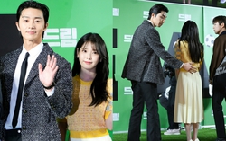 Park Seo Joon khiến người hâm mộ "tan chảy" với hành động ga lăng dành cho IU