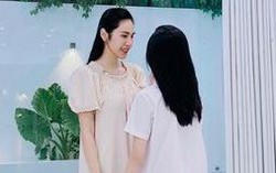 Thủy Tiên lộ diện rạng rỡ bên con gái, chiều cao của nhóc tỳ gây chú ý