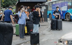 Sinh viên và "cuộc chiến" về quê dịp 30/4 - 1/5