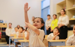 Muốn dạy con tự tin, cha mẹ đừng khen “con giỏi quá”